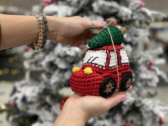 Crochet Pattern Car Christmas Tree: A Festive Design Asset